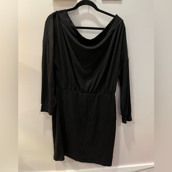 Black Off-the-Shoulder Dress - Picture 3 of 6